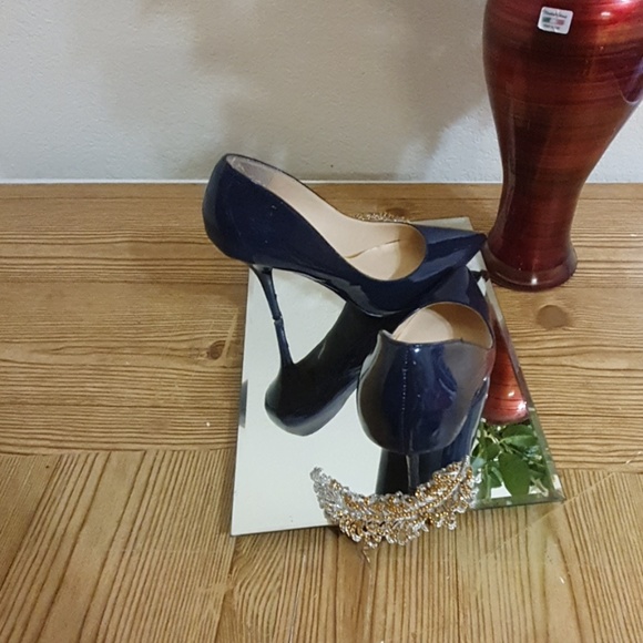 Shoes - Picture 3 of 3